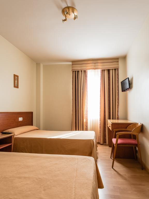 Hotel Ruta Del Duero La Cistérniga Exterior photo